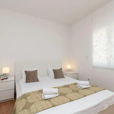 Superior-apartment Mit Einem Schlafzimmer In Strandnaehe By Interhome Apartment