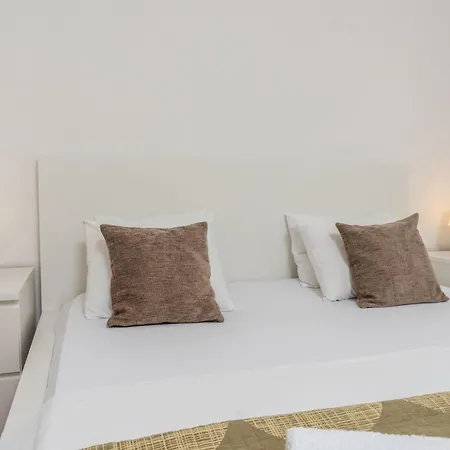 Apartment Superior-apartment Mit Einem Schlafzimmer In Strandnaehe By Interhome Trogir