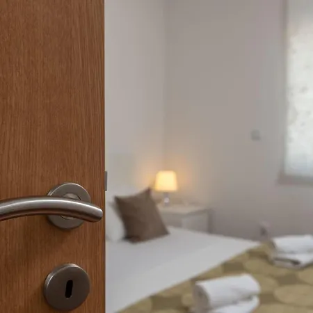 Superior-apartment Mit Einem Schlafzimmer In Strandnaehe By Interhome Apartment Trogir