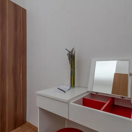 Superior-apartment Mit Einem Schlafzimmer In Strandnaehe By Interhome Apartment Trogir