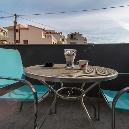 Apartment Superior-apartment Mit Einem Schlafzimmer In Strandnaehe By Interhome Trogir