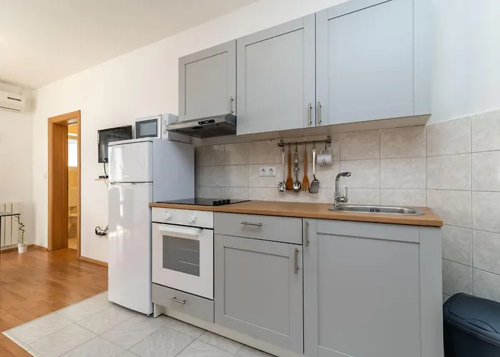 Superior-apartment Mit Einem Schlafzimmer In Strandnaehe By Interhome