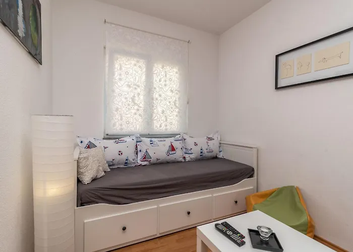 Apartment Superior-apartment Mit Einem Schlafzimmer In Strandnaehe By Interhome *