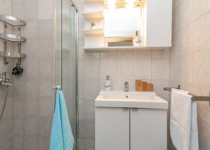 Superior-apartment Mit Einem Schlafzimmer In Strandnaehe By Interhome Trogir