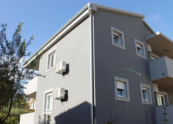 Superior-apartment Mit Einem Schlafzimmer In Strandnaehe By Interhome * Trogir