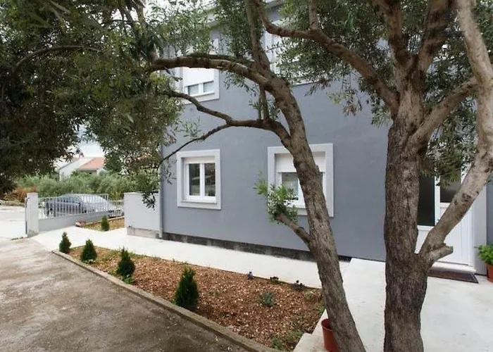 Superior-apartment Mit Einem Schlafzimmer In Strandnaehe By Interhome * Trogir