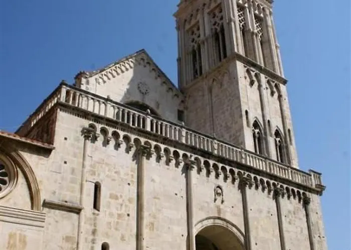 Superior-apartment Mit Einem Schlafzimmer In Strandnaehe By Interhome * Trogir