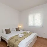 Superior-apartment Mit Einem Schlafzimmer In Strandnaehe By Interhome *