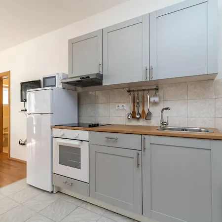 Superior-apartment Mit Einem Schlafzimmer In Strandnaehe By Interhome