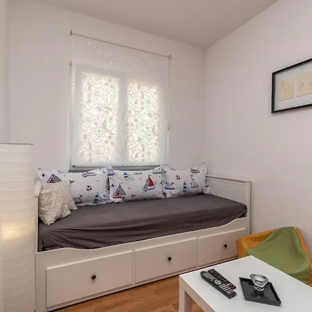 Apartment Superior-apartment Mit Einem Schlafzimmer In Strandnaehe By Interhome *