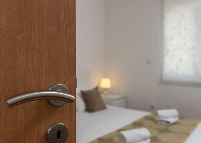 Superior-apartment Mit Einem Schlafzimmer In Strandnaehe By Interhome Apartment Trogir